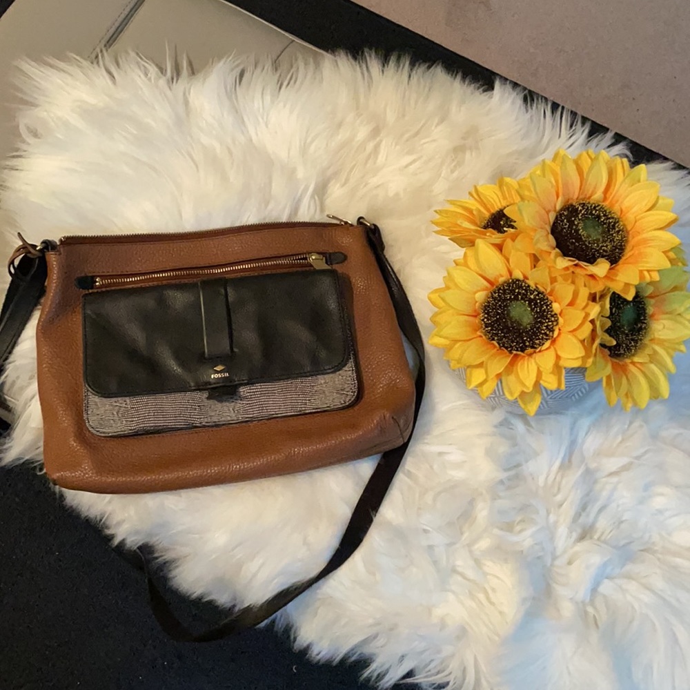 Fossil Crossbody Purse – Brown Leather with Black and Tweed Accent Front Pocket
